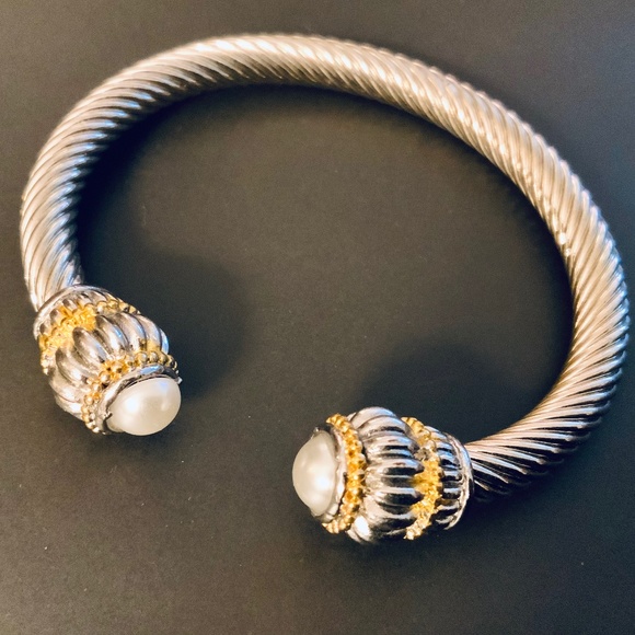 Jewelry - DESIGNER INSPIRED CABLE BRACELET ⭐️2-Tone Faux PEARL TWISTED CUFF NEW CONDITION